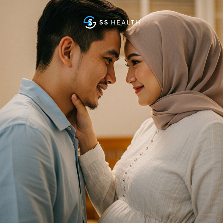 Isteri mula menarik leher suami untuk bercium untuk puaskan suami